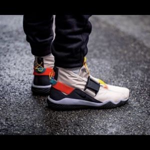 Nike ACG KMTR’s Birch